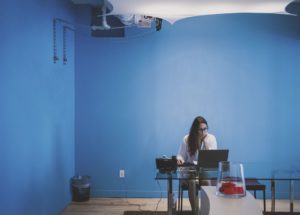 blue-walls-in-office-space